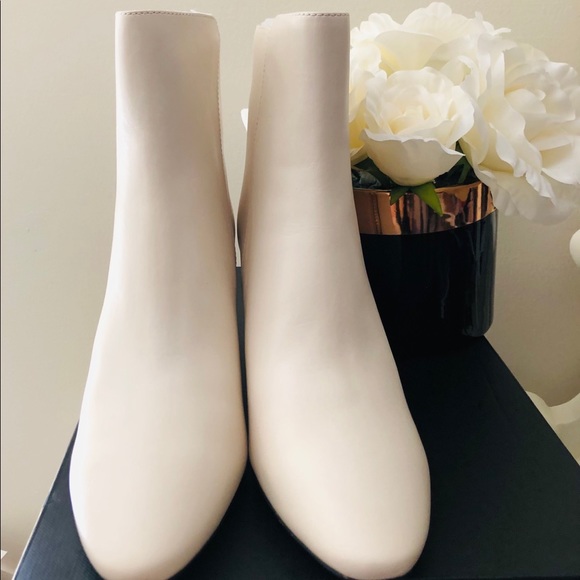 🎀 Coach Iris Leather Bootie - Picture 3 of 10